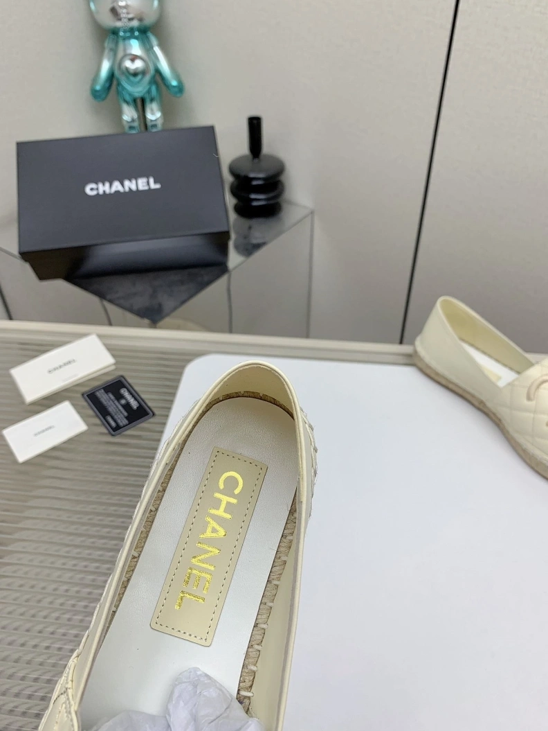 Bright Chxnxl Flat Shoes 119511