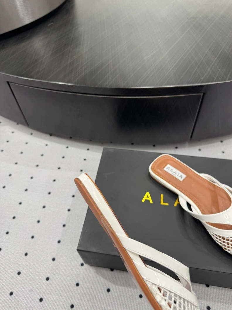 Othxr Slippers Versatile 212103