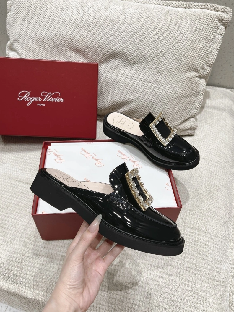 Affordable Chxnxl Slippers 118986