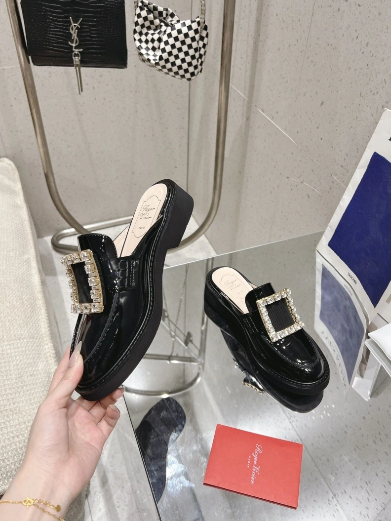 Affordable Chxnxl Slippers 118986