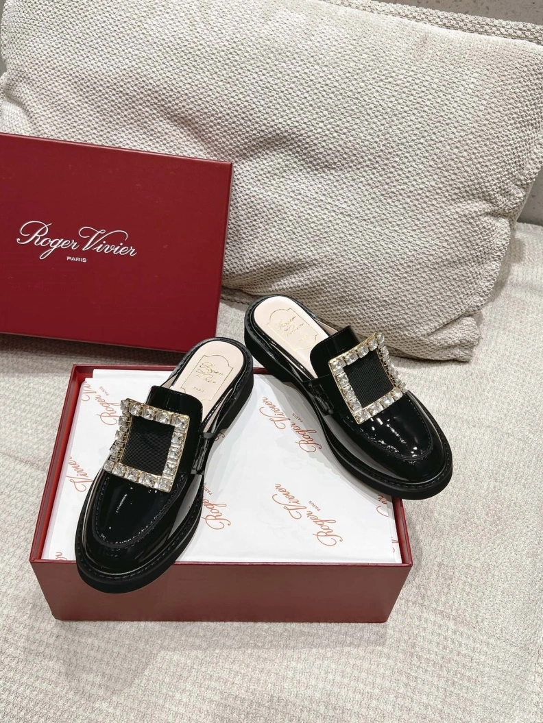 Affordable Chxnxl Slippers 118986