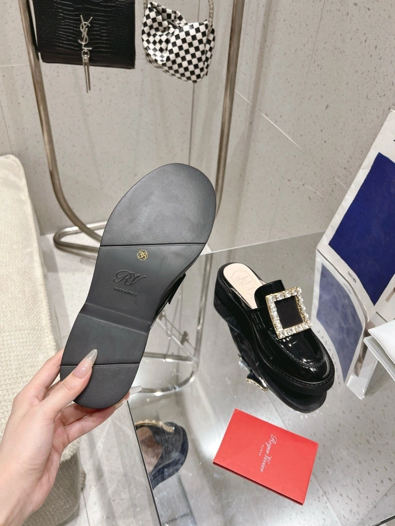 Affordable Chxnxl Slippers 118986