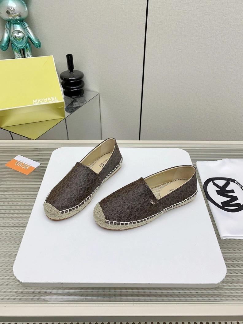 Chxnxl Flat Shoes Vibrant 119510