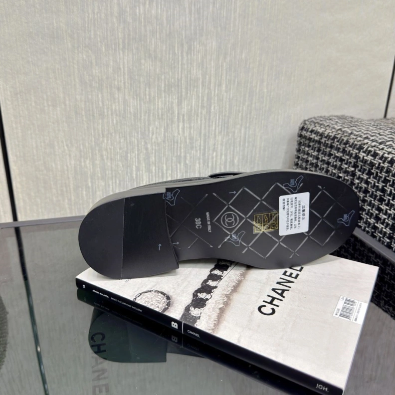 Comfortable Chxnxl Slippers 118981