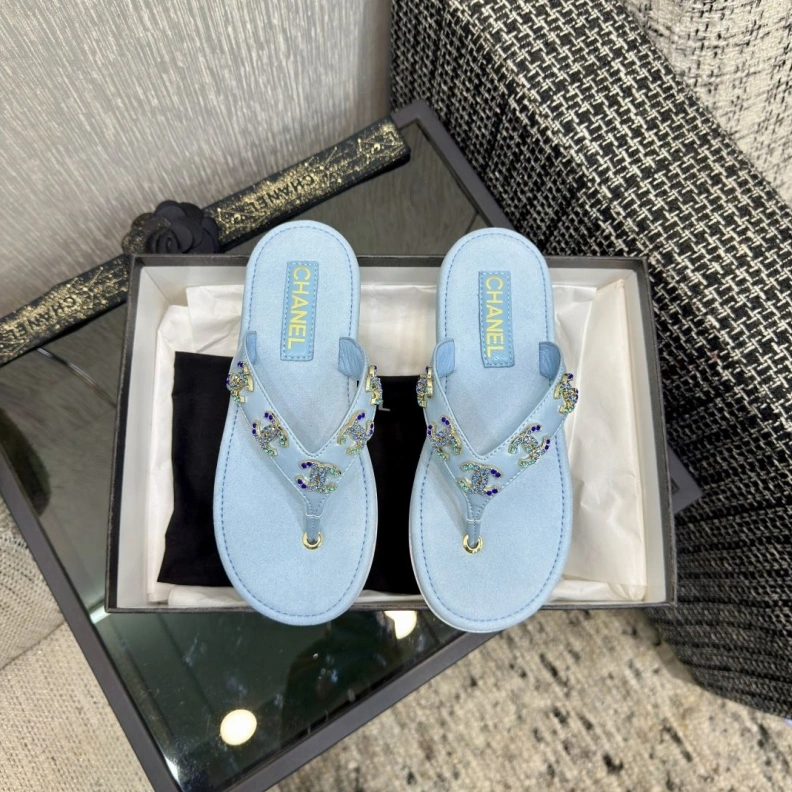 HighQuality Chxnxl Slippers 118982