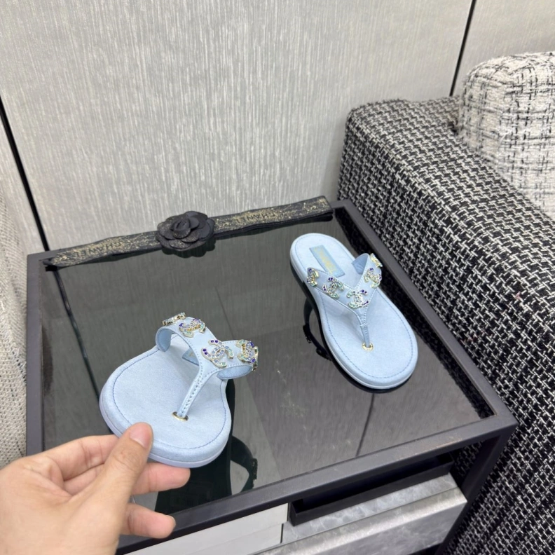 HighQuality Chxnxl Slippers 118982