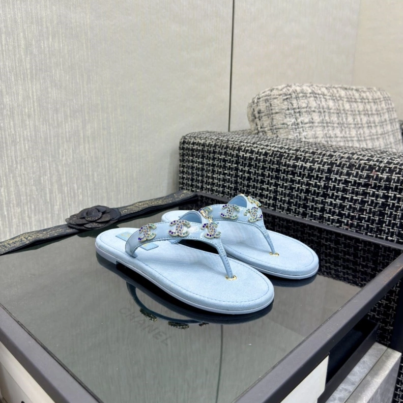 HighQuality Chxnxl Slippers 118982