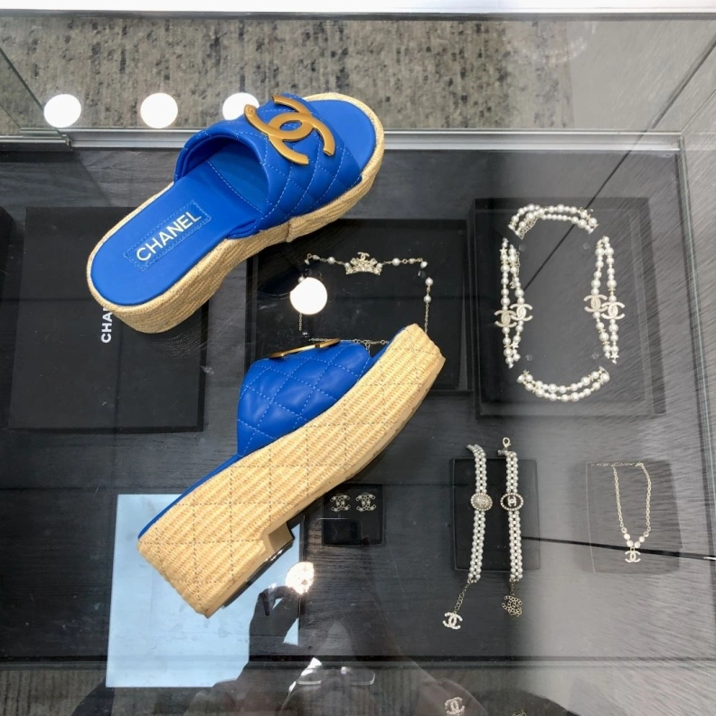 Reliable Chxnxl Slippers 118973