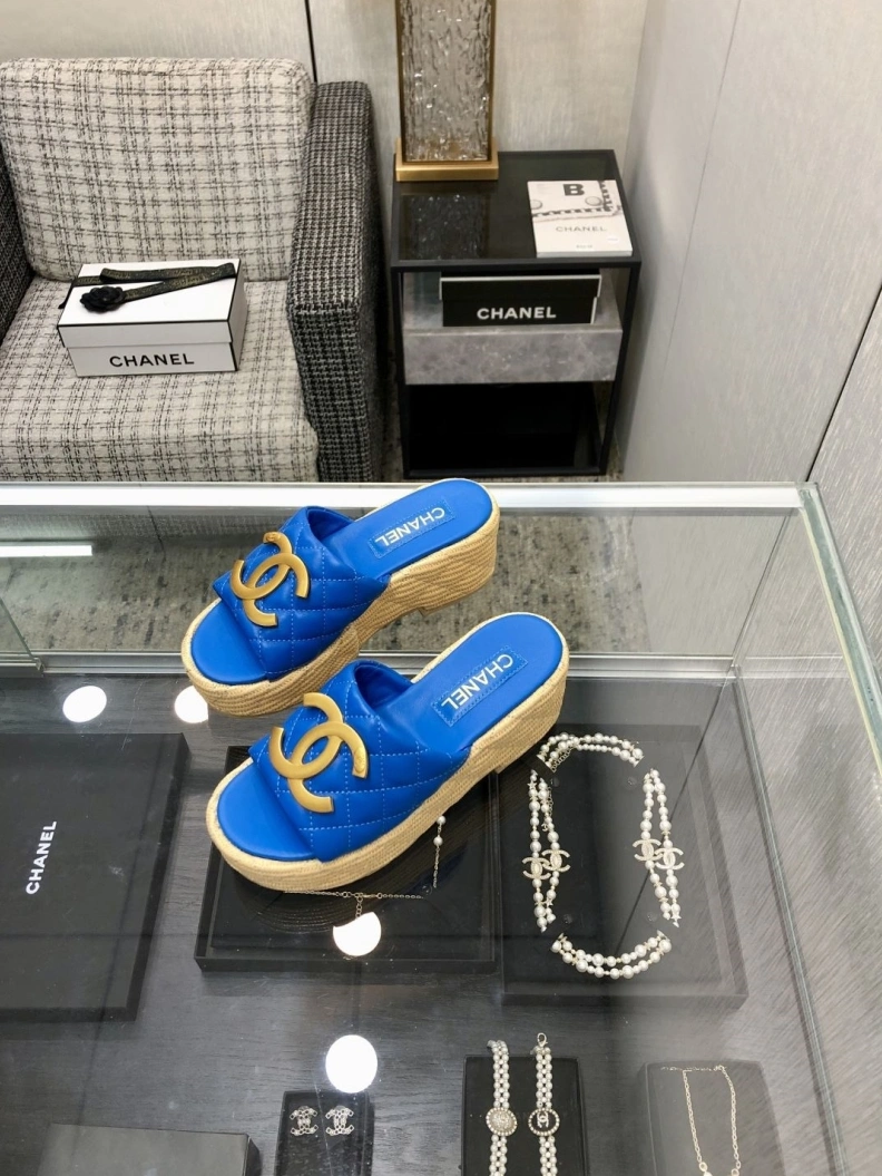 Reliable Chxnxl Slippers 118973