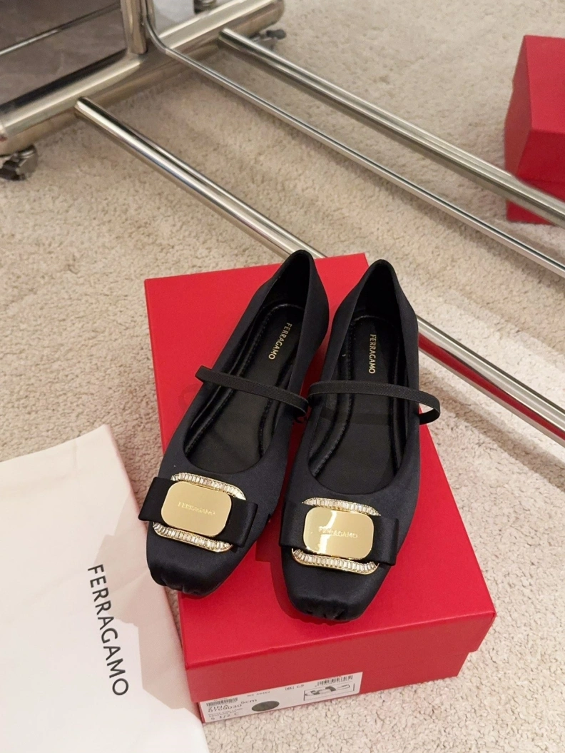 Othxr flat shoes ModernLook 212318