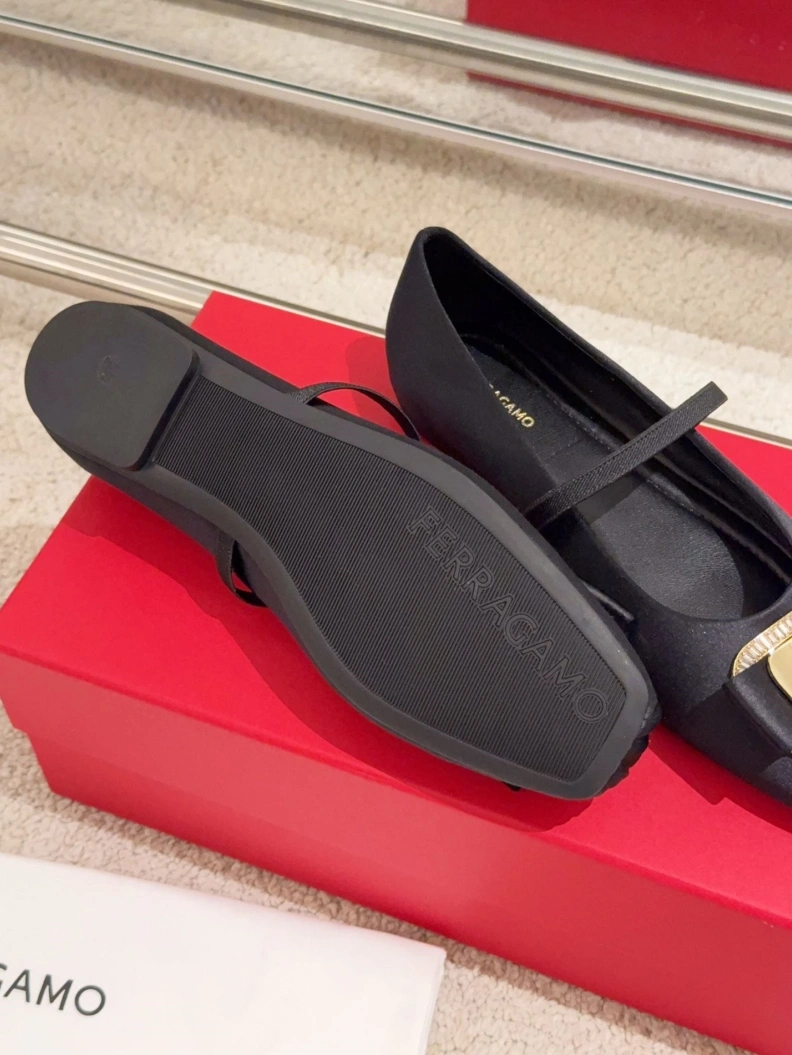 Othxr flat shoes ModernLook 212318