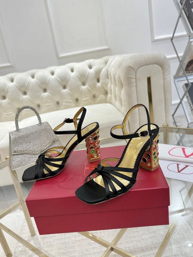 Elegant Vxlxntino Sandals 229449
