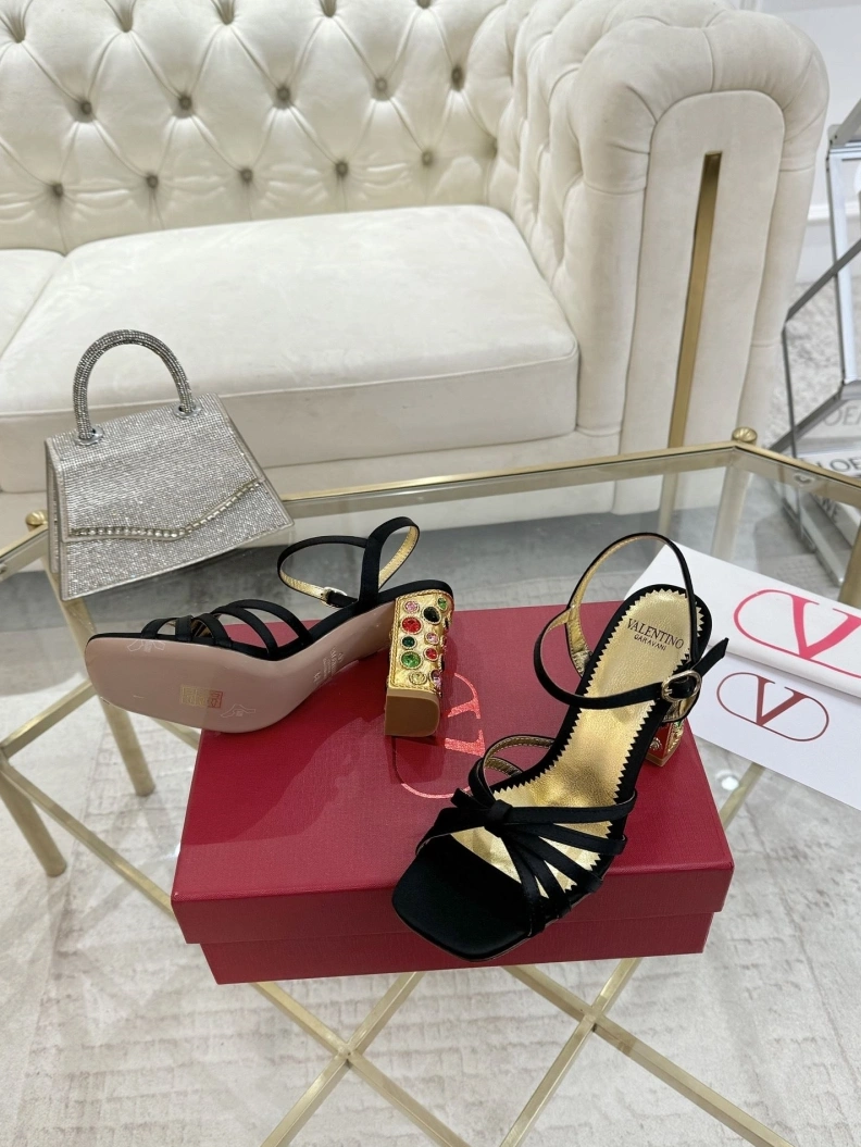 Elegant Vxlxntino Sandals 229449