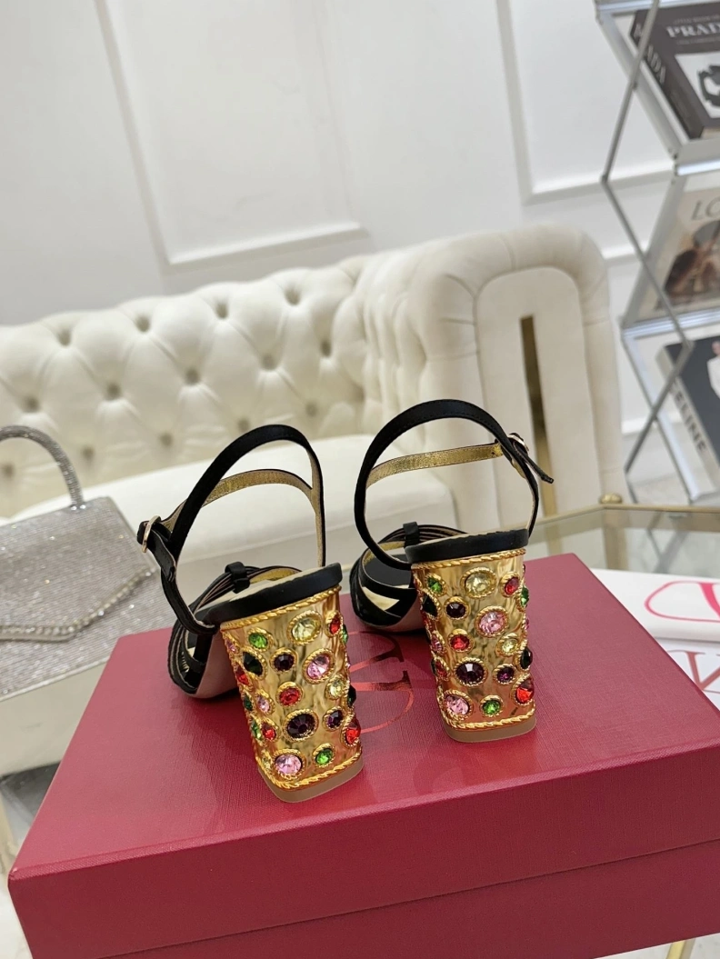 Elegant Vxlxntino Sandals 229449
