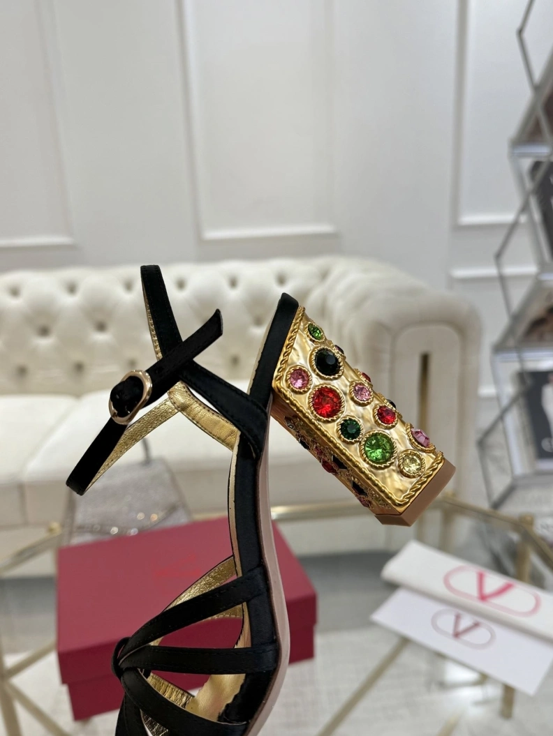 Elegant Vxlxntino Sandals 229449