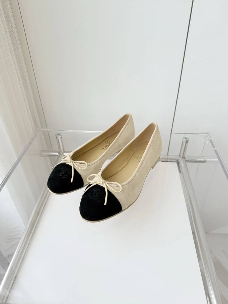 Sleek Chxnxl Flat Shoes 119491