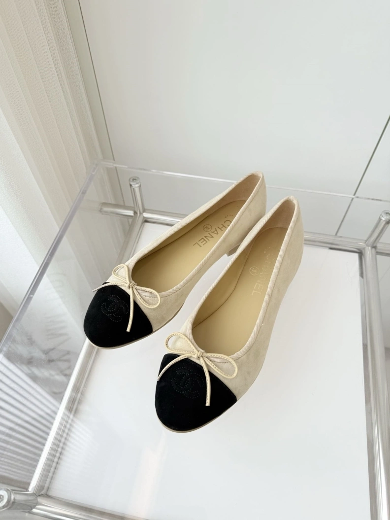 Sleek Chxnxl Flat Shoes 119491