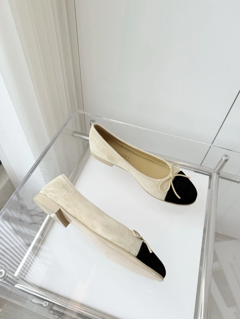 Sleek Chxnxl Flat Shoes 119491