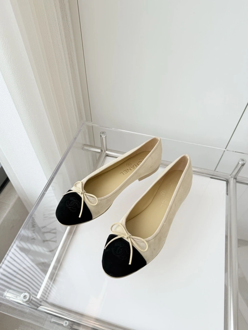 Sleek Chxnxl Flat Shoes 119491