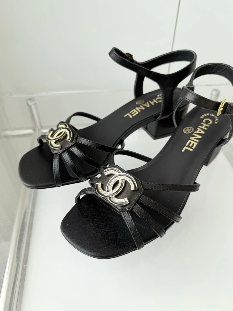 Vibrant Chxnxl Sandals 119234