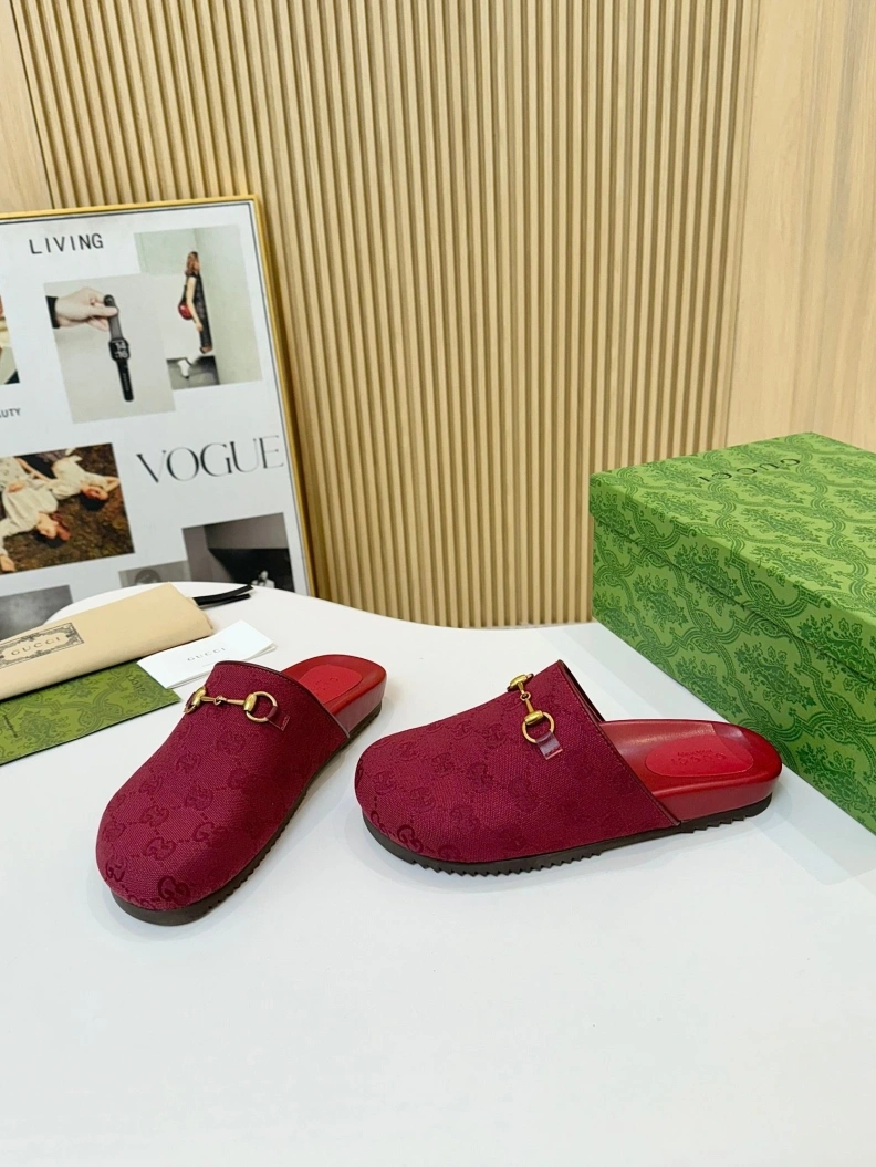 Minimalist Gxccx Slippers 157093
