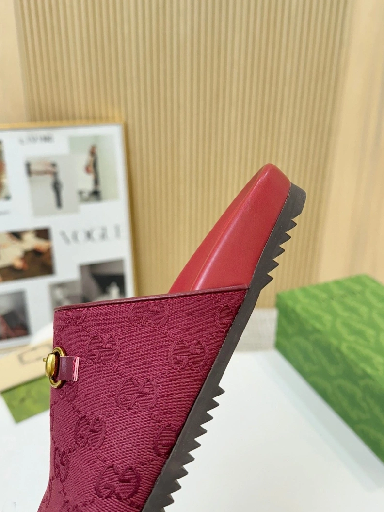 Minimalist Gxccx Slippers 157093
