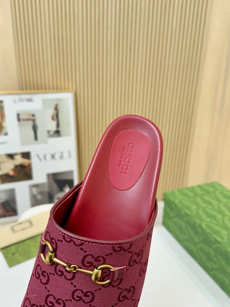 Minimalist Gxccx Slippers 157093