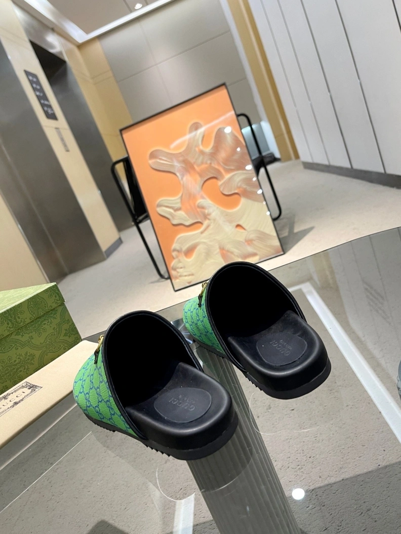 Affordable Gxccx Slippers 157091
