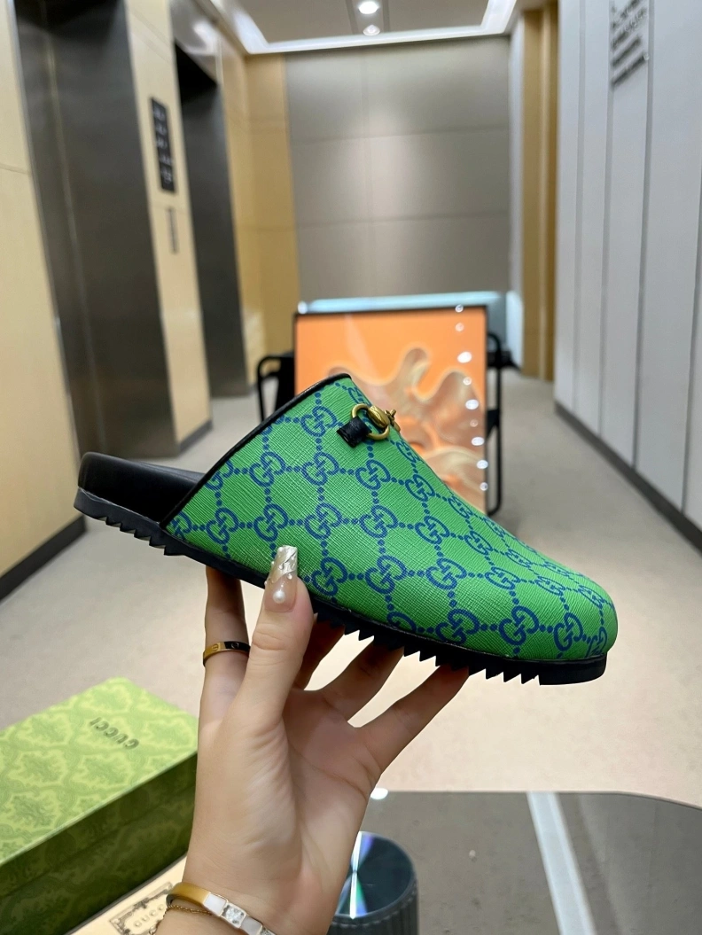 Affordable Gxccx Slippers 157091
