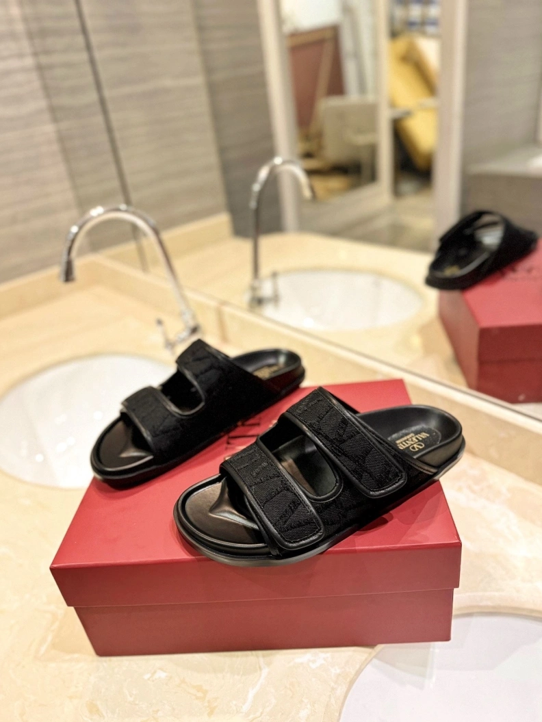 DailyWear Vxlxntino Slippers 229341