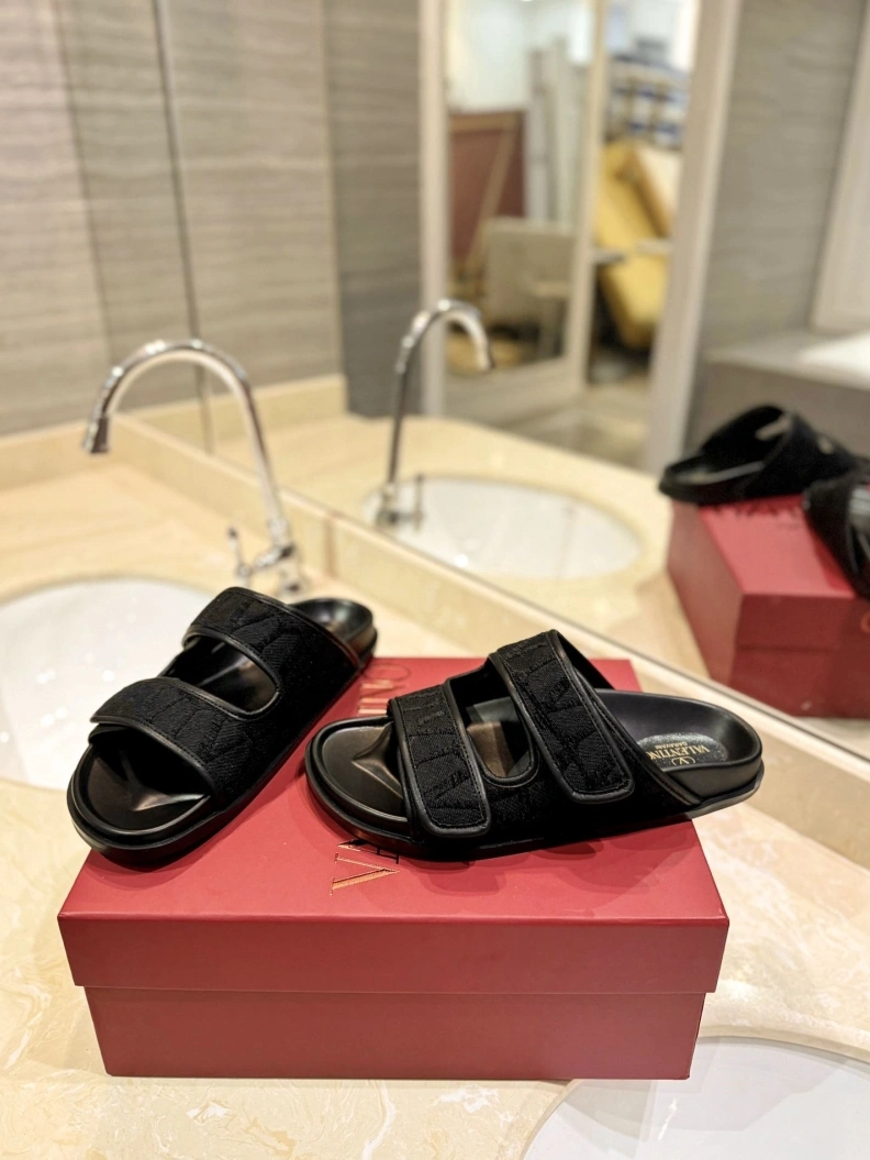 DailyWear Vxlxntino Slippers 229341