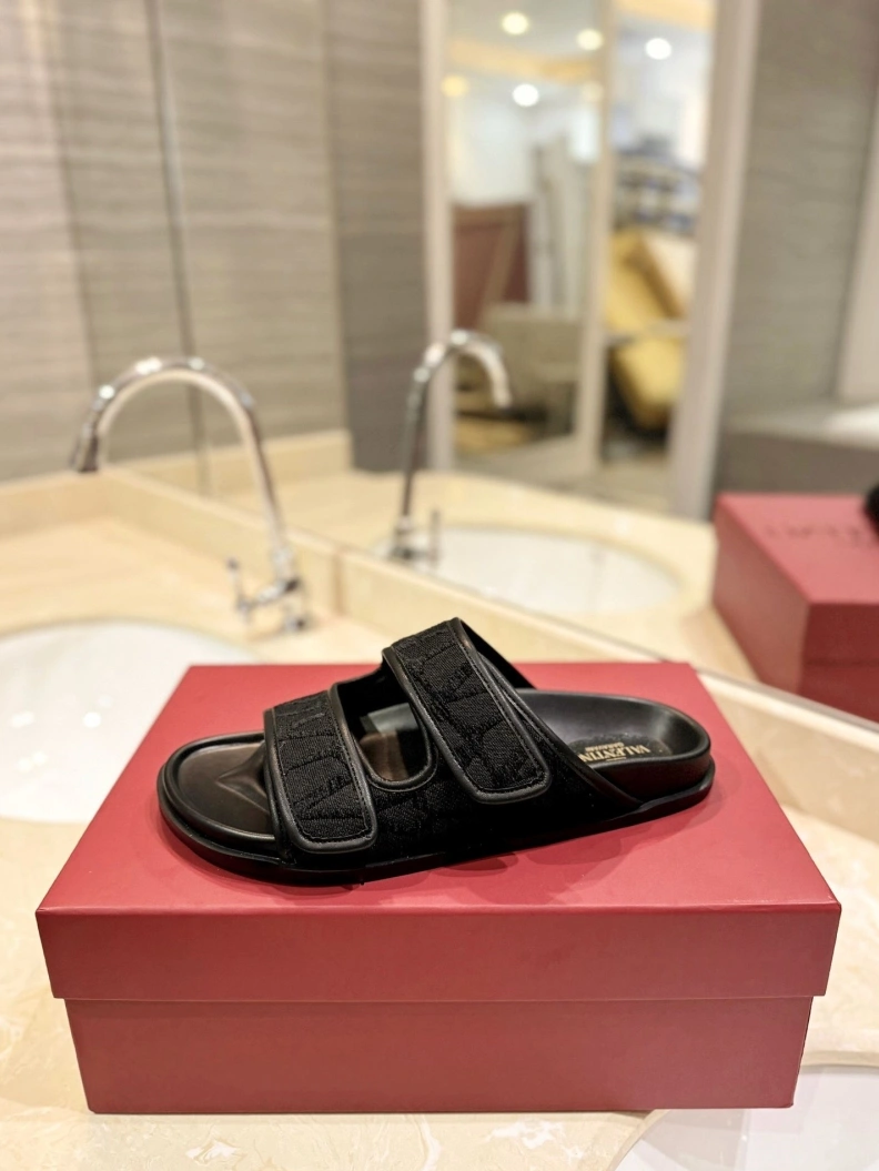 DailyWear Vxlxntino Slippers 229341