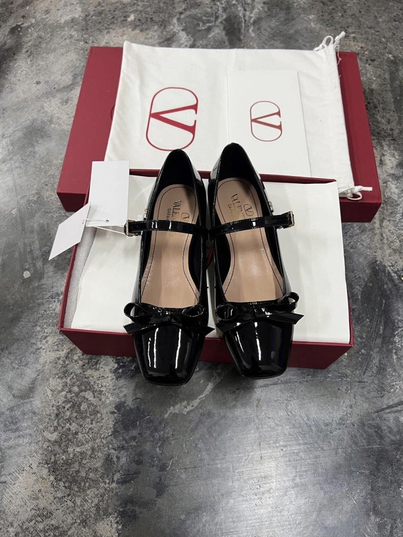 Fashionable Vxlxntino flat shoes 229574