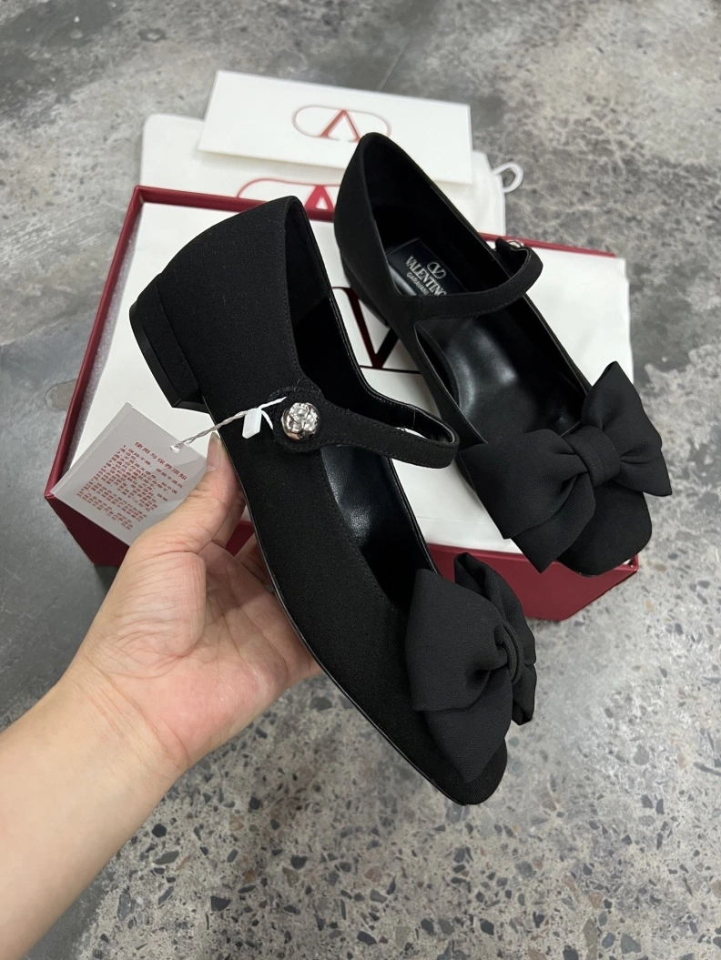 Fashionable Vxlxntino flat shoes 229576
