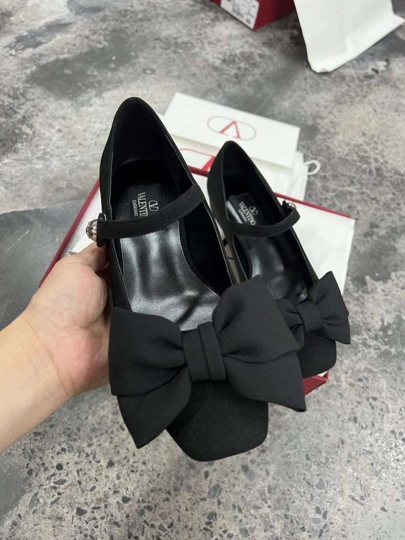 Fashionable Vxlxntino flat shoes 229576