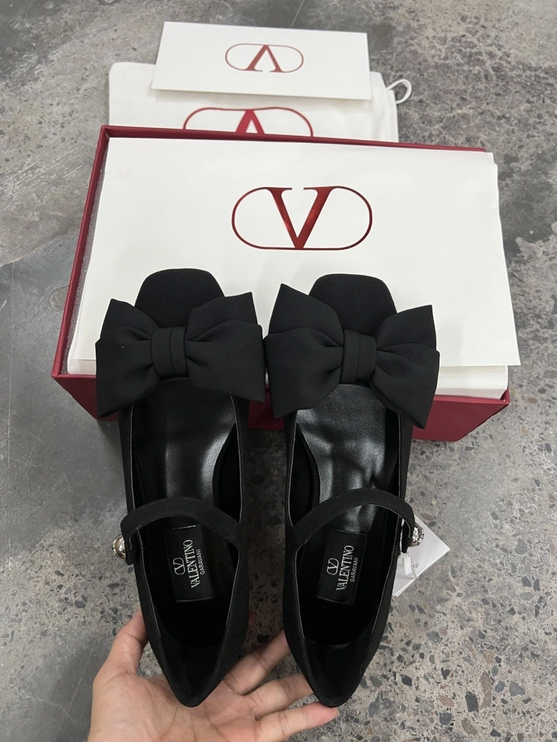 Fashionable Vxlxntino flat shoes 229576
