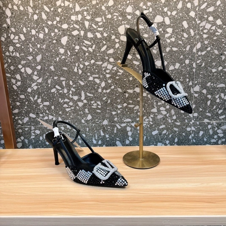 Reliable Vxlxntino Sandals 229441
