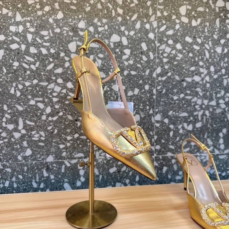 Trendsetting Vxlxntino Sandals 229440