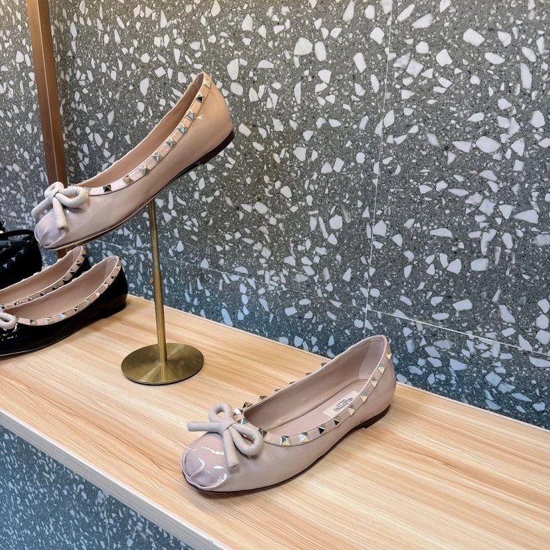 Timeless Vxlxntino flat shoes 229569