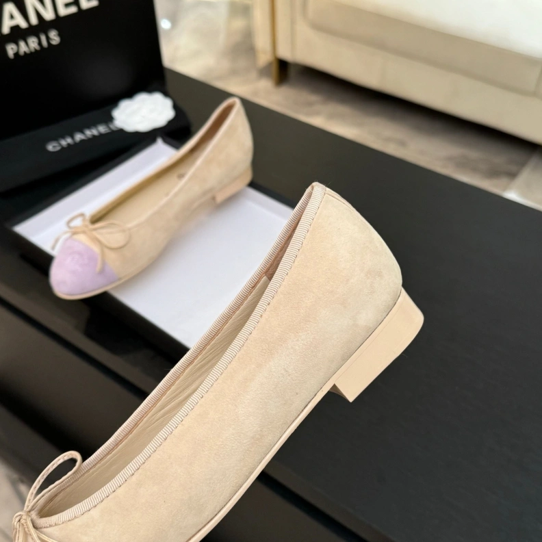 Vibrant Chxnxl Flat Shoes 119480