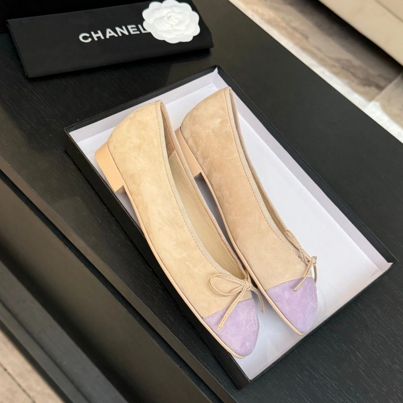 Vibrant Chxnxl Flat Shoes 119480