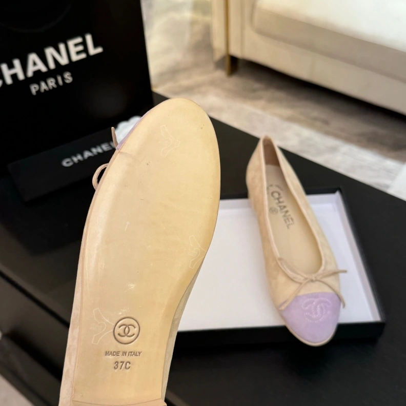 Vibrant Chxnxl Flat Shoes 119480