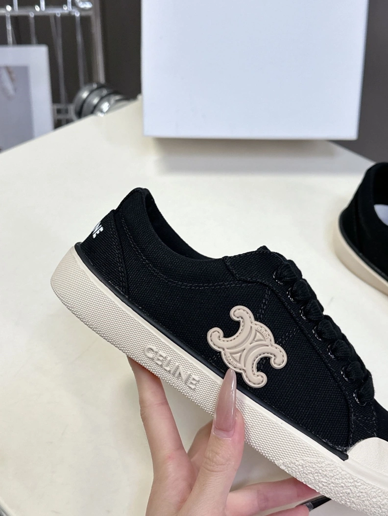 Vibrant Cxlxne Sneakers 116039