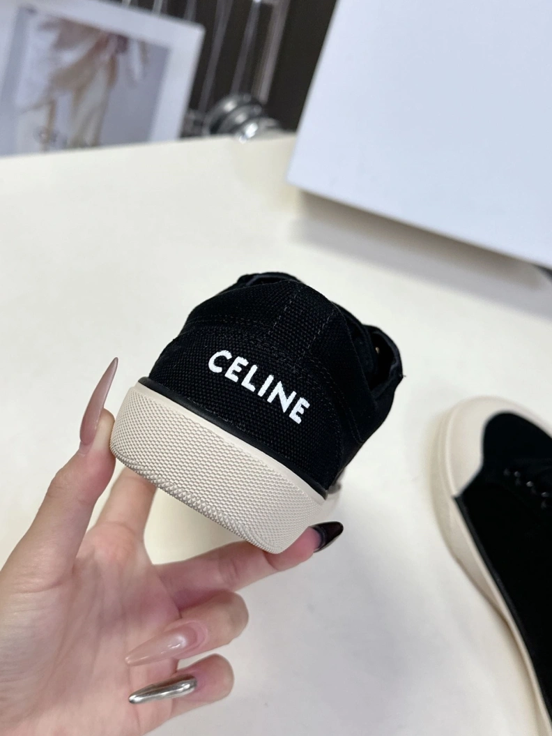 Vibrant Cxlxne Sneakers 116039