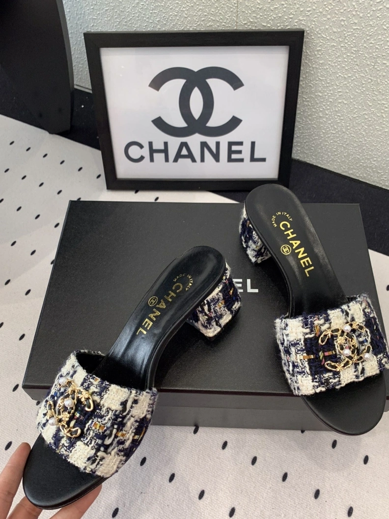 Reliable Chxnxl Slippers 118980
