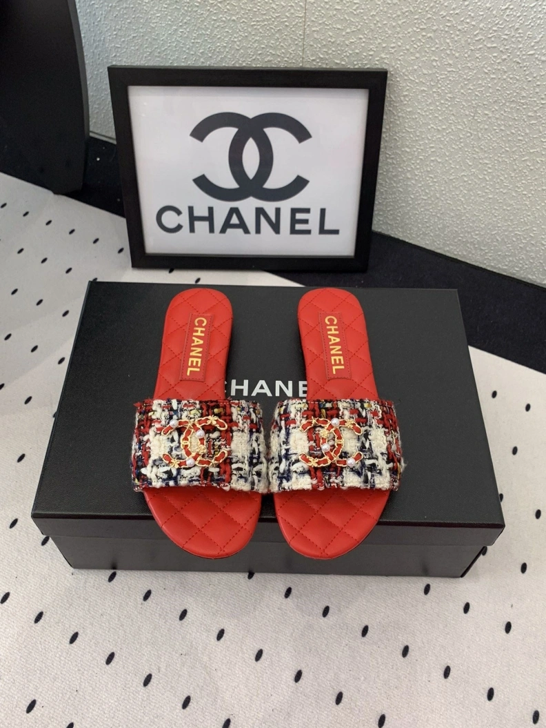 Unique Chxnxl Slippers 118971
