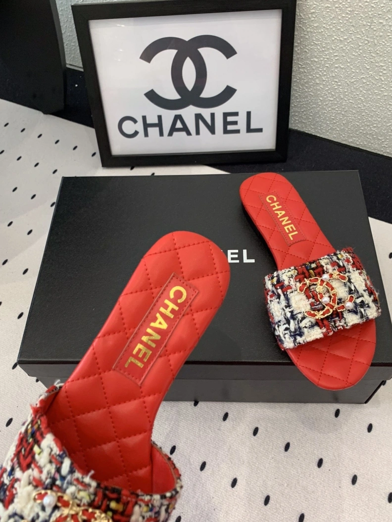 Unique Chxnxl Slippers 118971