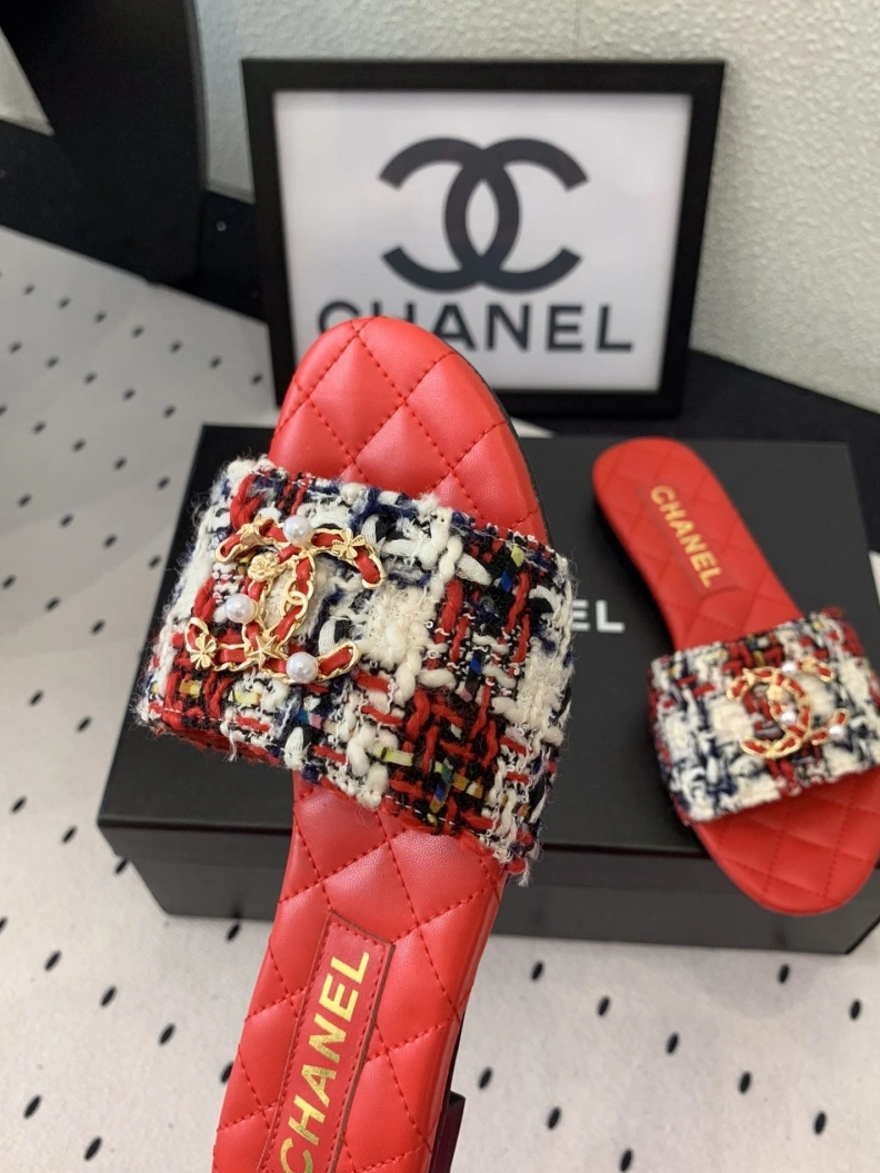 Unique Chxnxl Slippers 118971