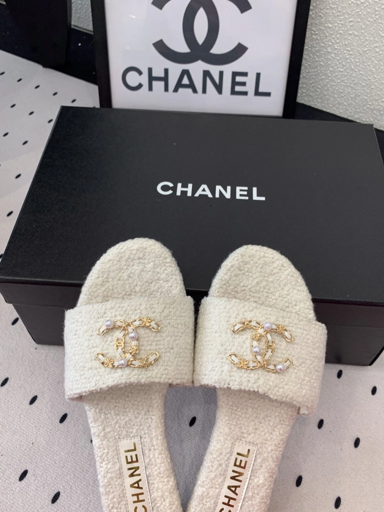 Practical Chxnxl Slippers 118954