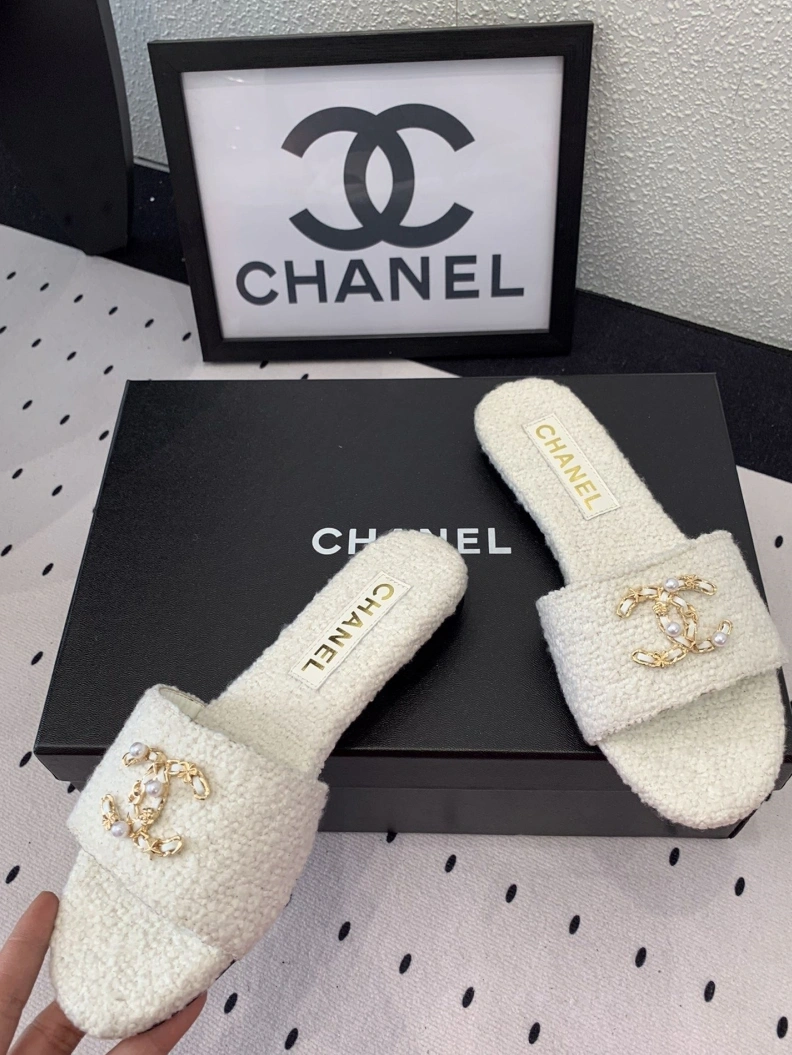 Practical Chxnxl Slippers 118954
